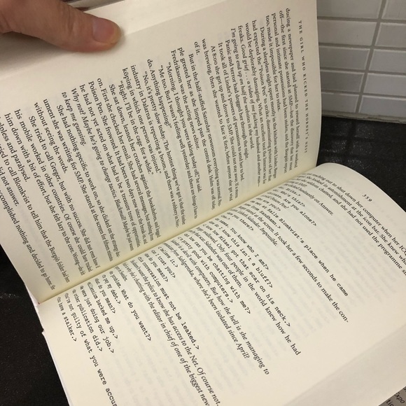 The Girl who Kicked the Hornet’s Nest (book 3) - Picture 5 of 7